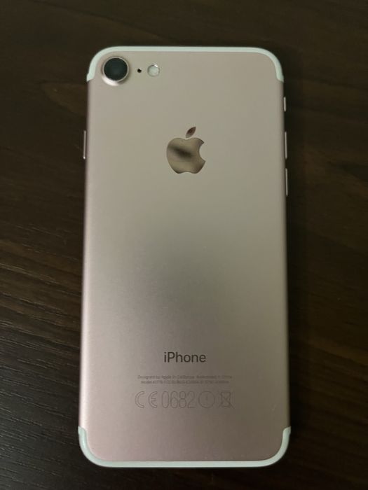 Продам Iphone 7  128Гб Neverlock