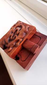 Caixa de madeira handmade com lagartos