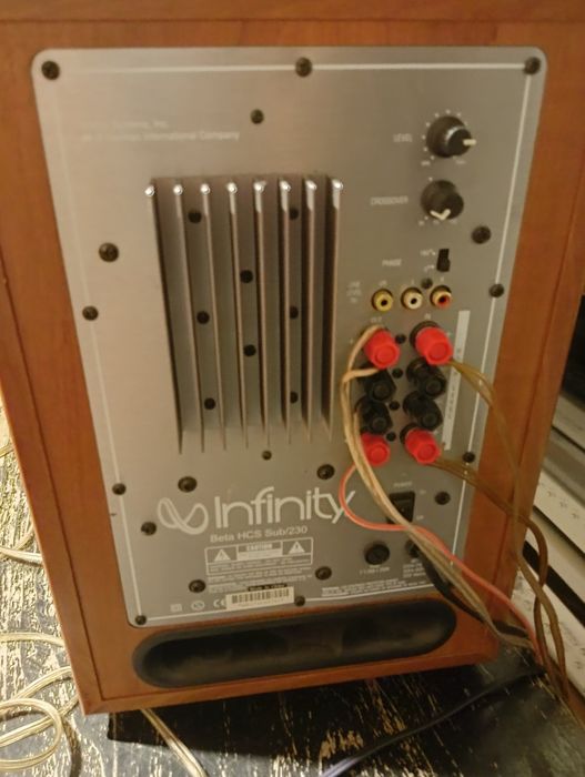 Subwoofer aktywny Infiniti beta hcs sub 230