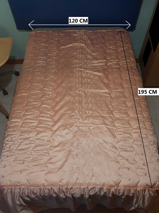 Edredom com 2 almofadas (em cetim)