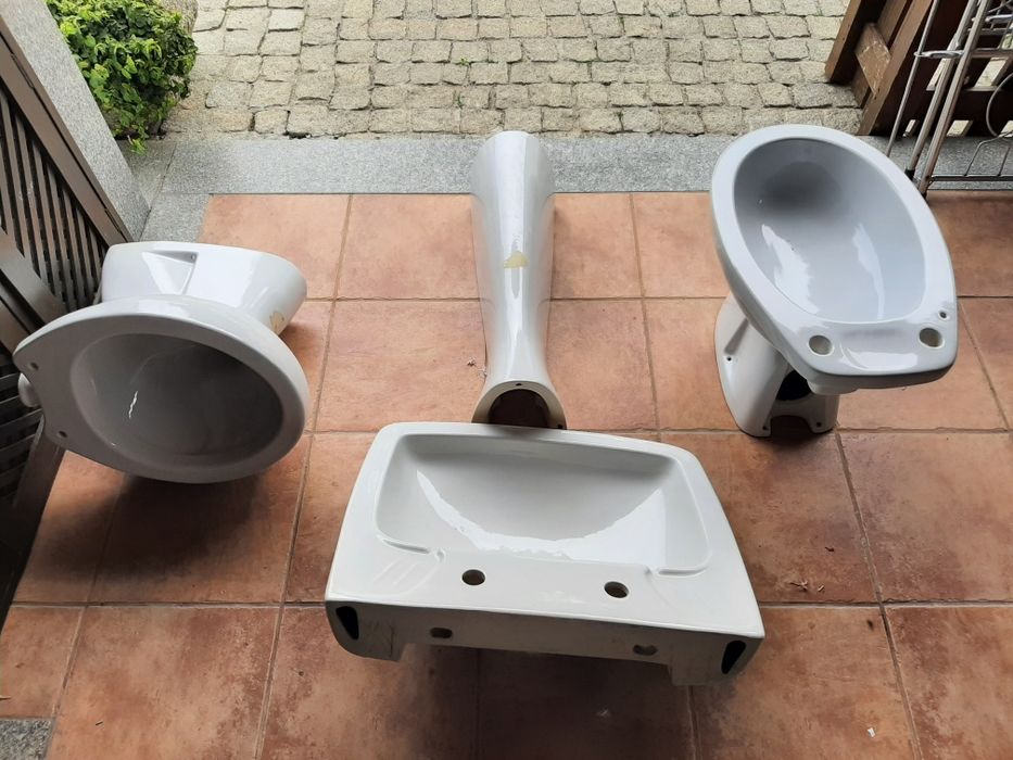 Louças de casa de banho novas - Valadares