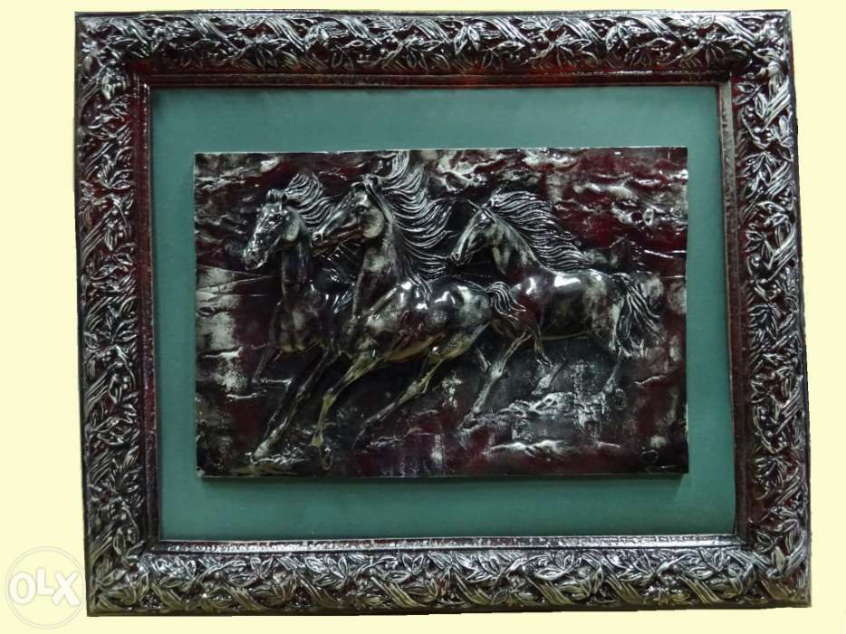 Quadro c/ cavalos em relevo - novo