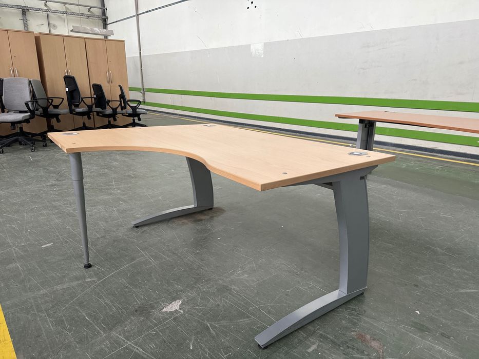 Biurka narożne 160/120  lewe i prawe