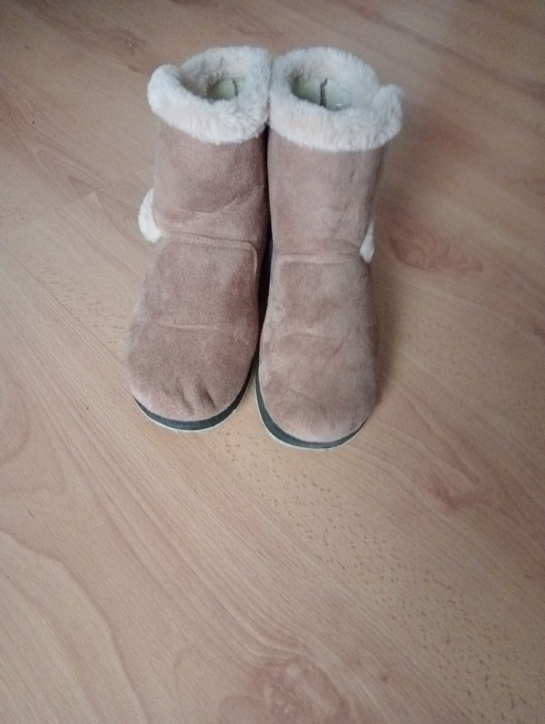 Buty Pavers, r. 38 (24 cm), na zjmę