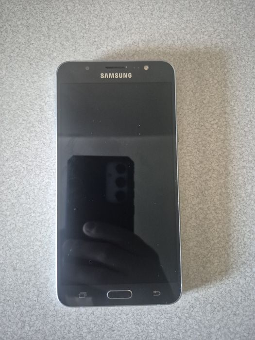 Samsung Galaxy J7 (6)