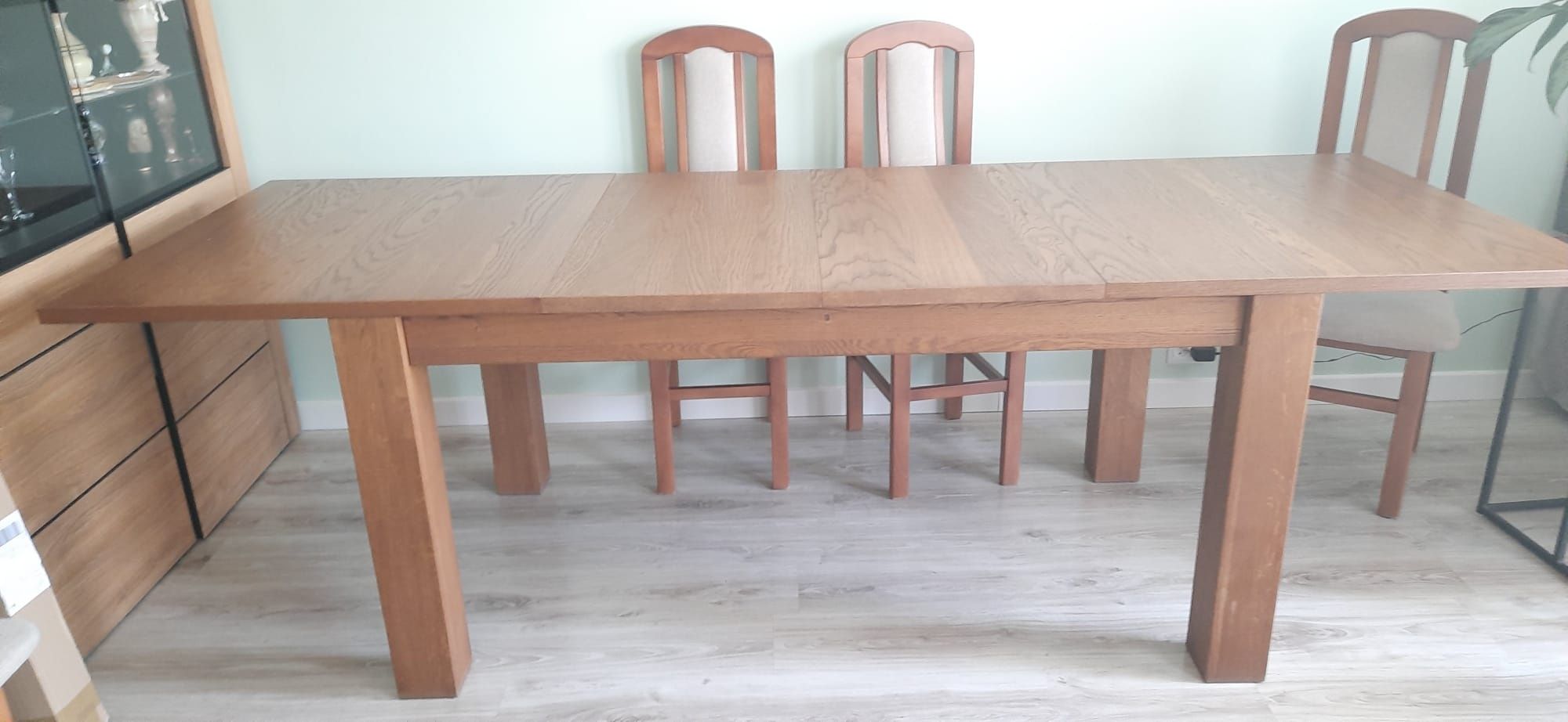 Stół drewniany rozkładany