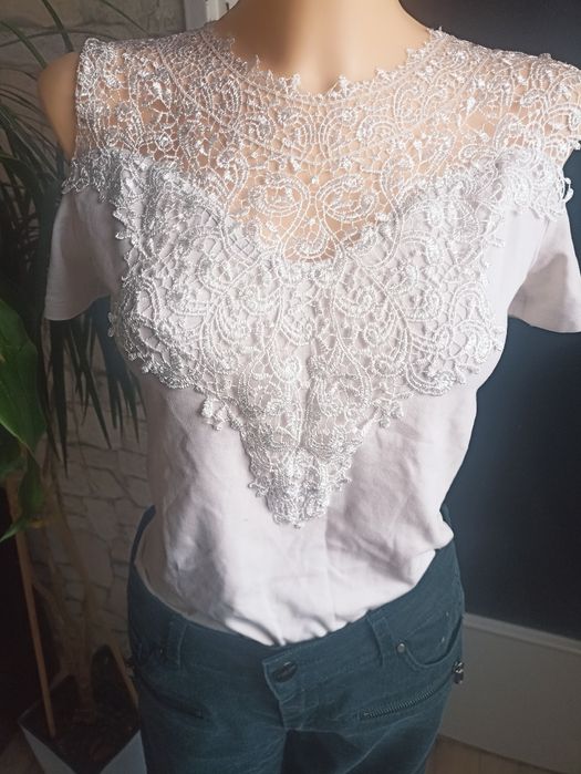 Bluzka z koronką