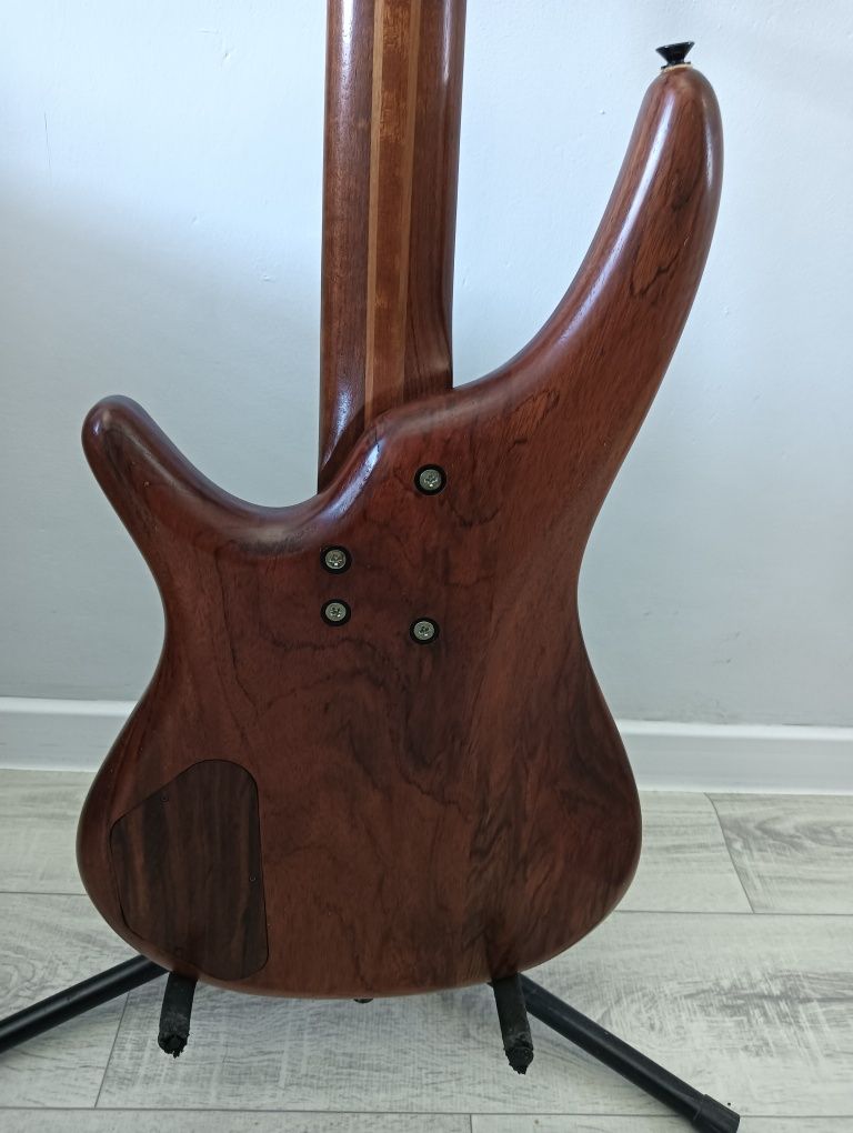 Gitara basowa Langowski