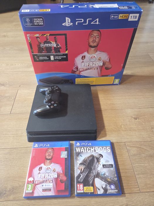 Konsola Ps4 Slim 1T z padem i grami