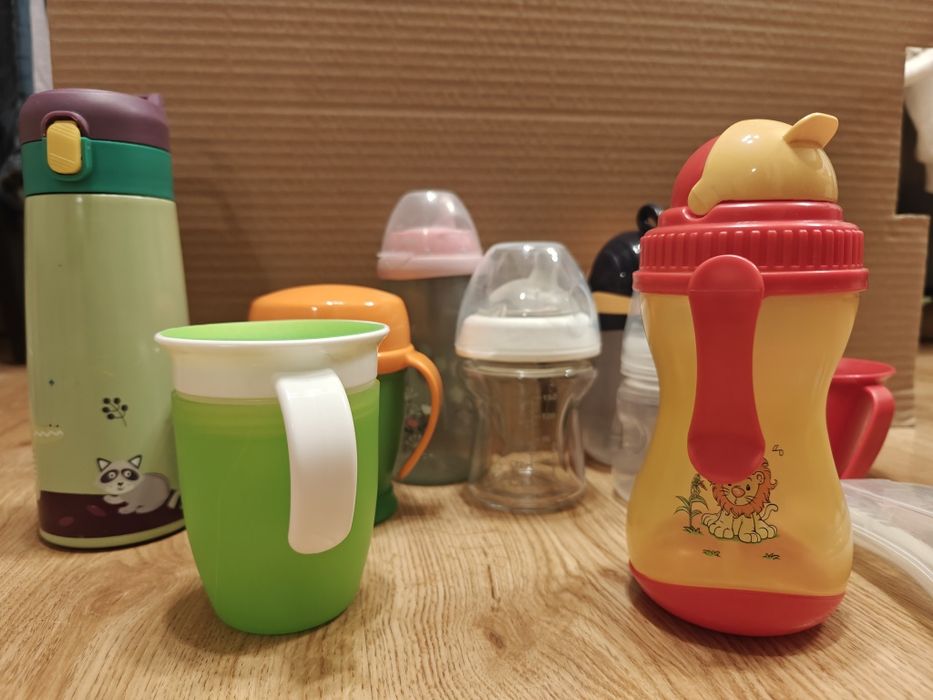 Zestaw bidonów i butelek do karmienia