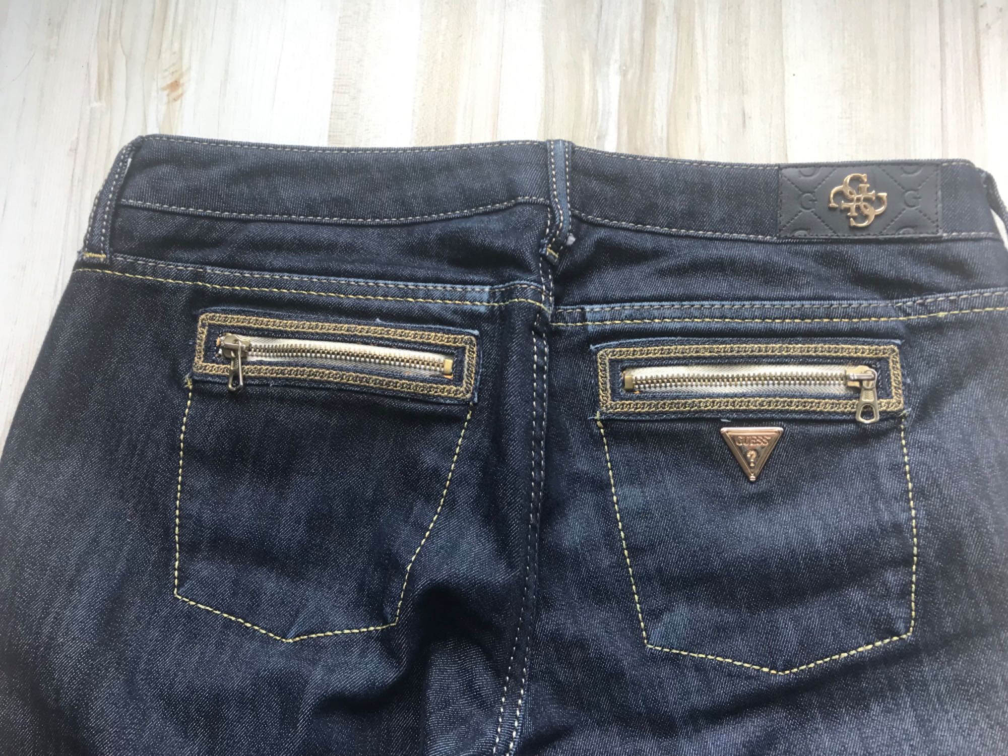 Spodnie marki Guess , rozmiar na metce 30