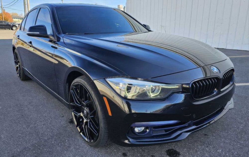 BMW 3 Series 330i      2018