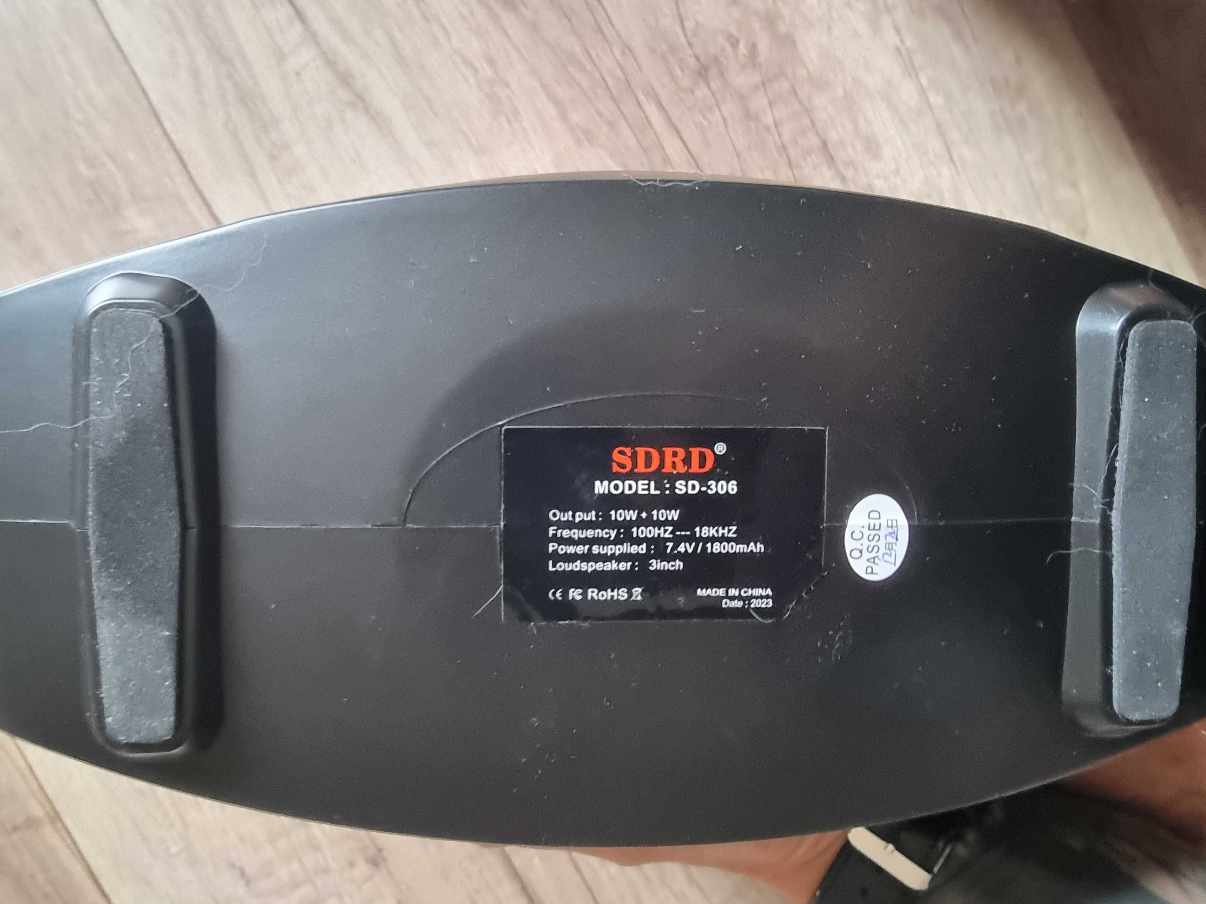 Zestaw karaoke SDRD SD-306, 2 mikrofony Bluetooth, 
głośnik.