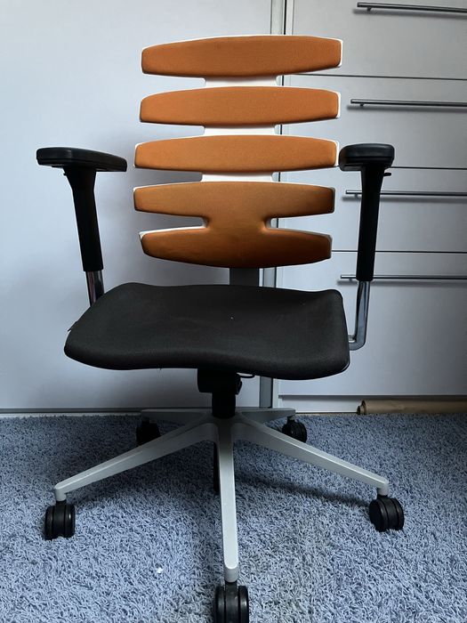 Fotel biurowy marki sitag