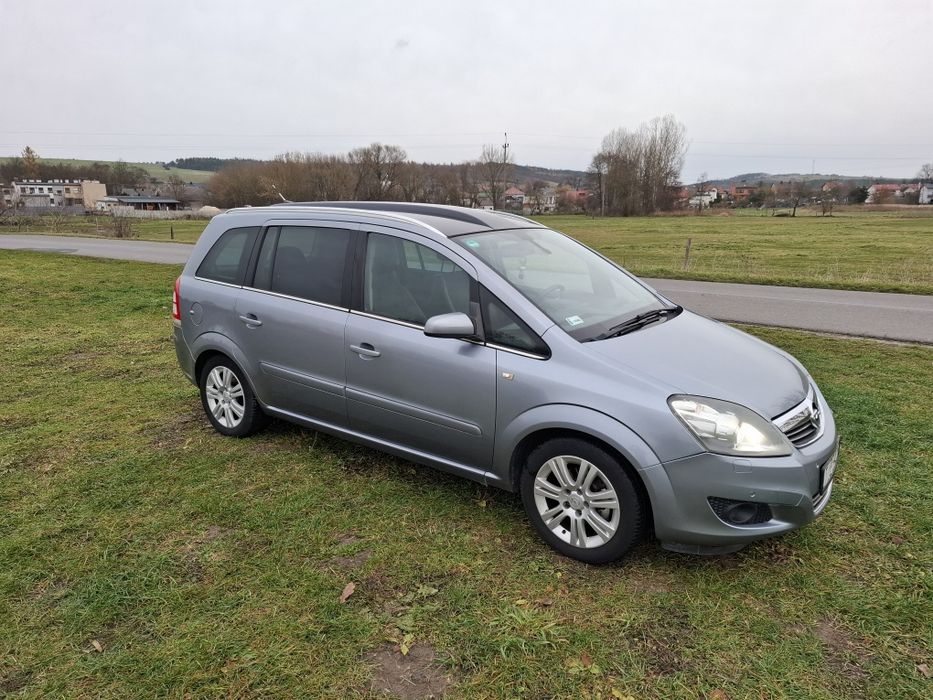 Opel Zafira b  1.8 benzyna+ LPG 2008r cosmo