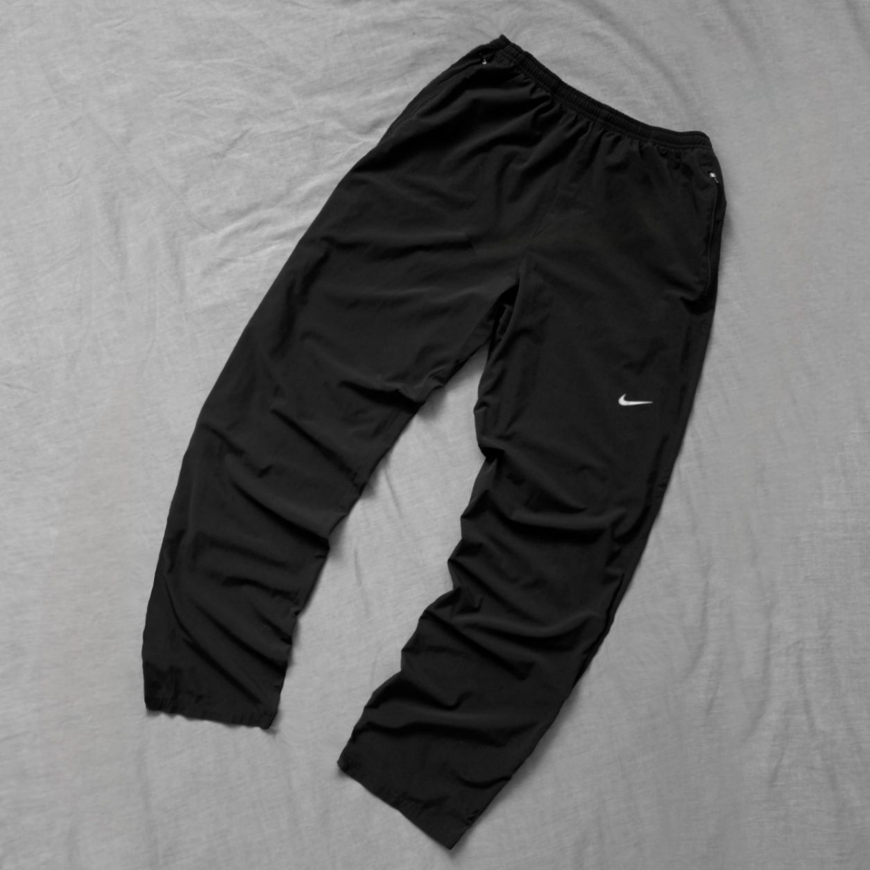 Нейлонові штани Nike