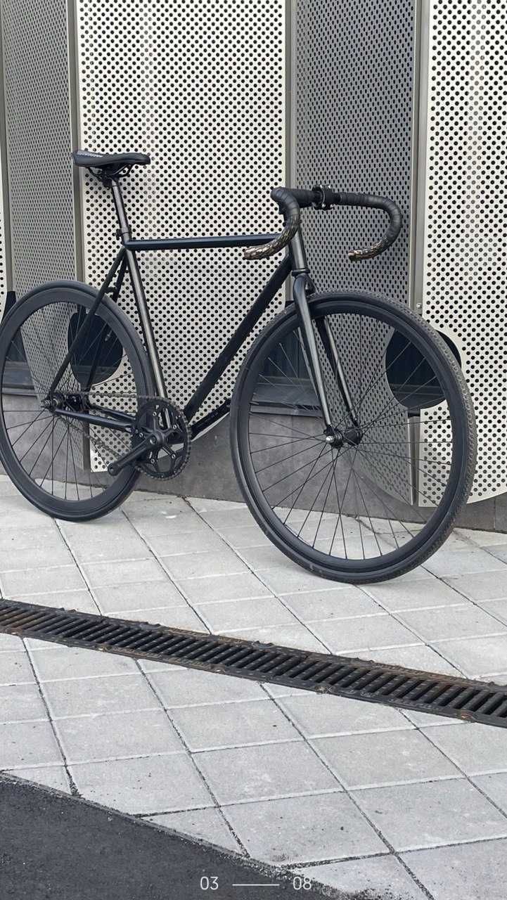 Ефектний велосипед Fix/Single Speed в ідеальному BlackStyle стані