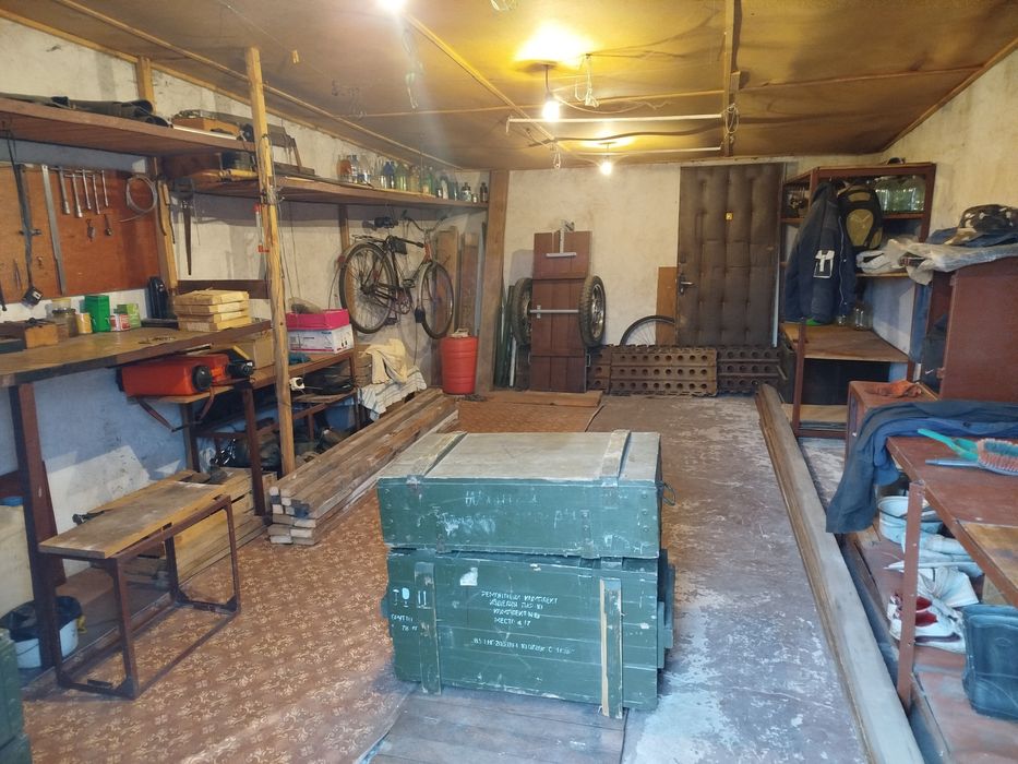 Гараж. м Городня.