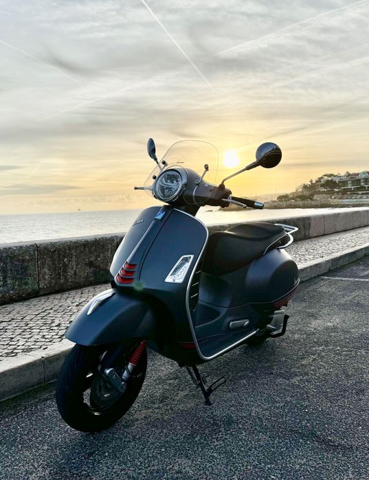 Vespa 300 GTS +Top Case + vidro proteção + Termignoni completo