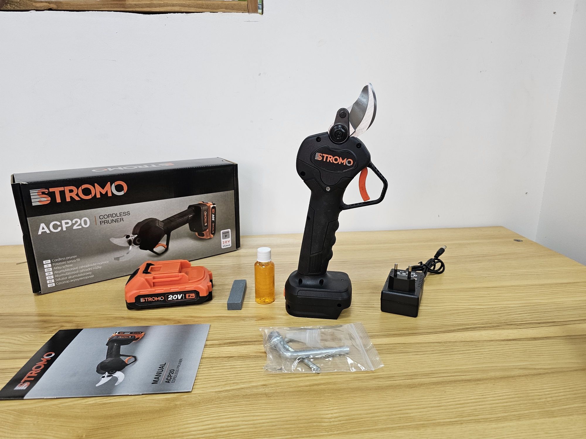 Секатор Stromo / ProCraft Аккумуляторный Бесщеточный +Акум 2.0Ah +Зар.