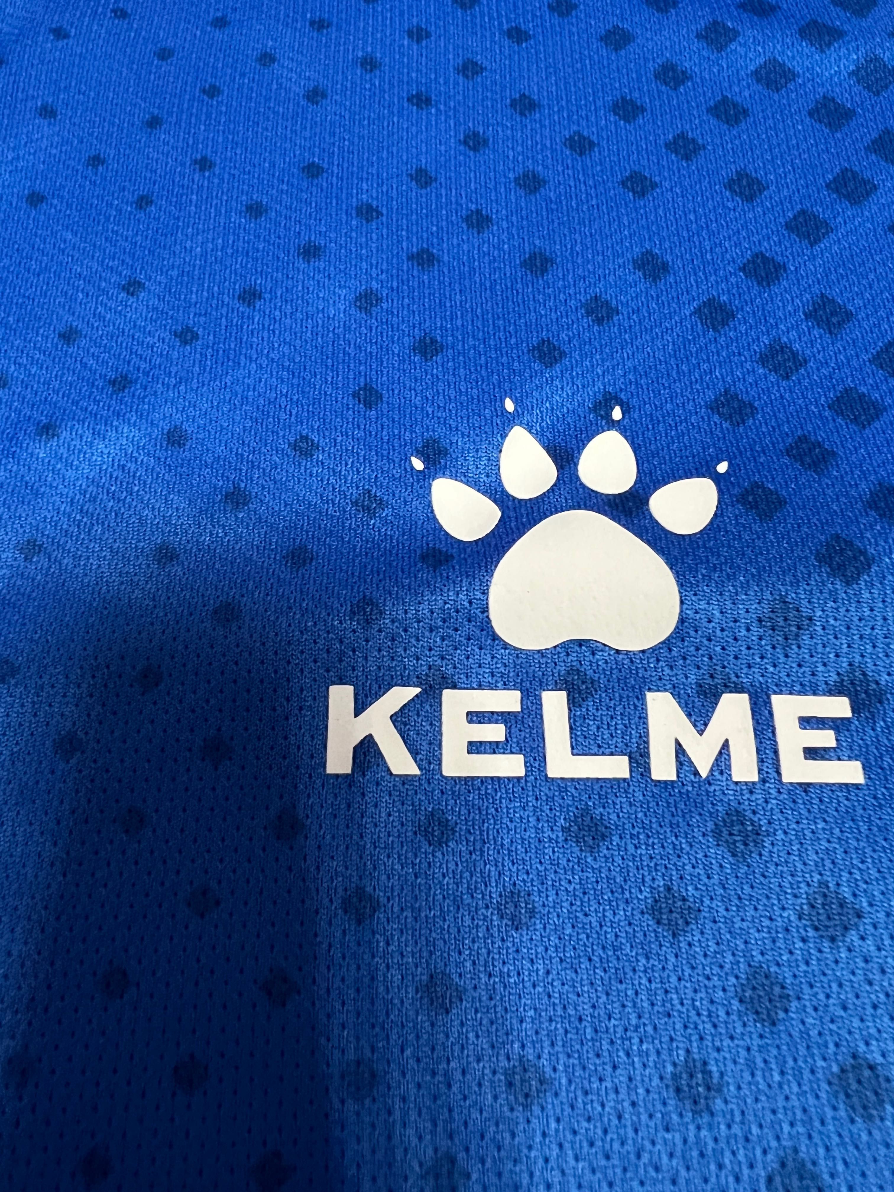 Продам футбольную форму KELME (футболка,шорты,гетры) с номерами.