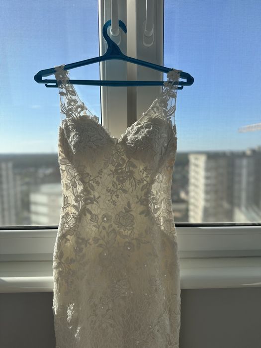 Сукня весільна шлейф мереживо айворі