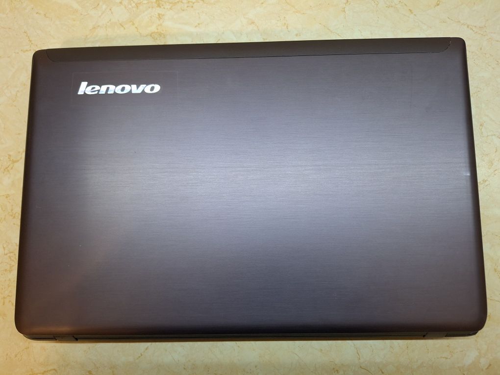 Ноутбук Lenovo IdeaPad Z575