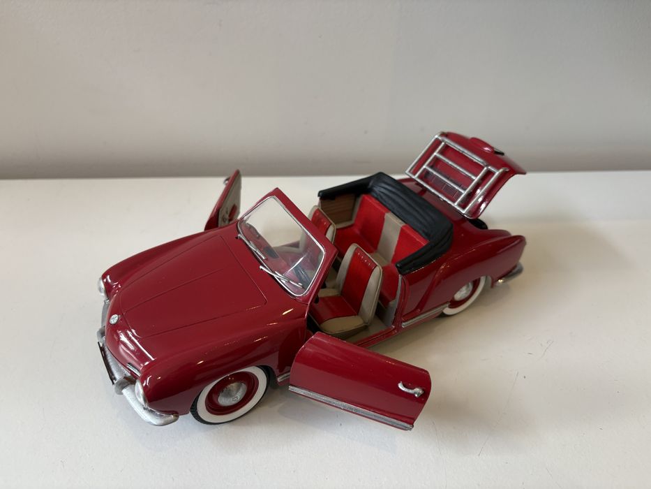 Model Volkswagen Karmann Ghia 1:18 Solido (bburago maisto welly)