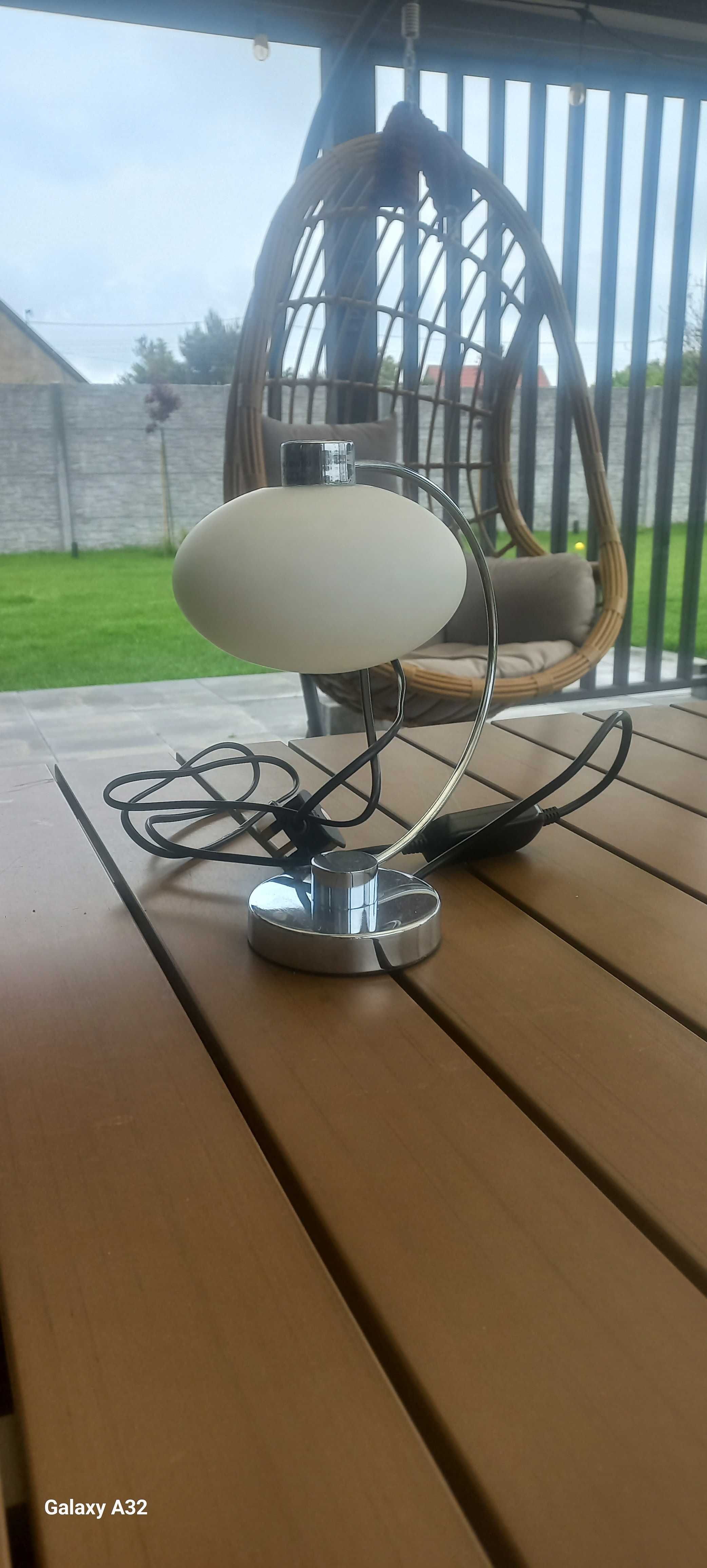 Żyrandole  i lampy