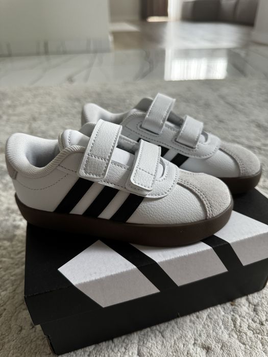 дитячі кросівки adidas 26 розмір