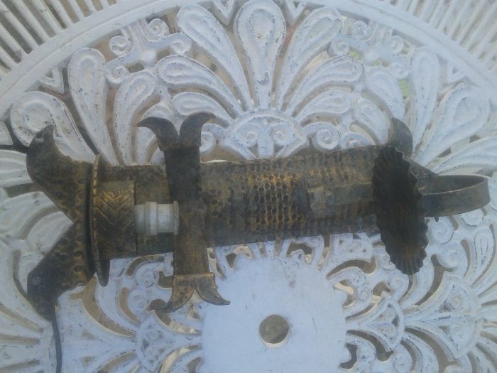 Aplique Vintage em Metal Preto e Dourado