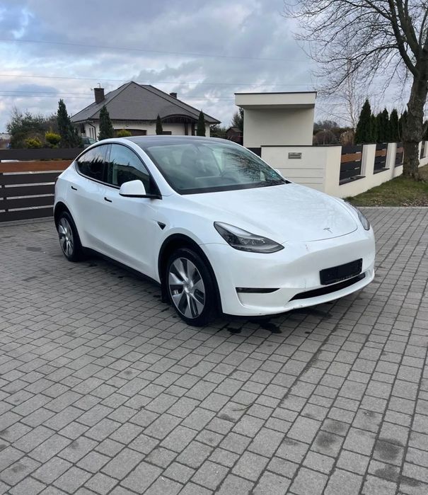 Продам Tesla Y 2022