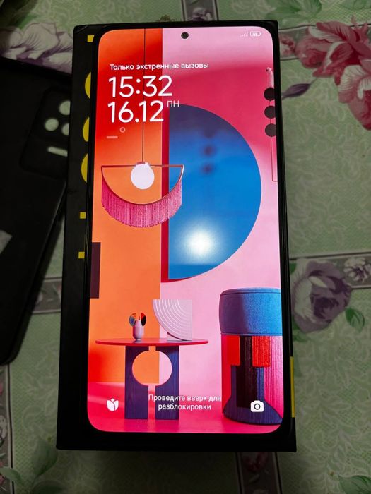 Продам Poco f4 8/256