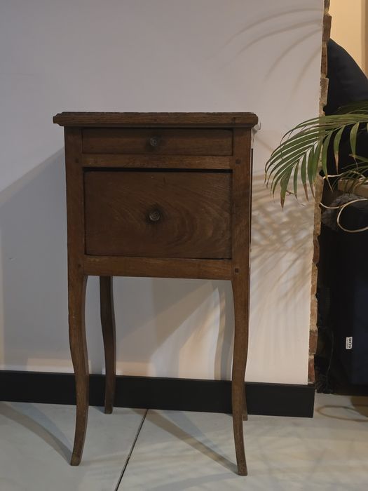 Stolik nocny drewniany,, nakastlik antyk, do renowacji