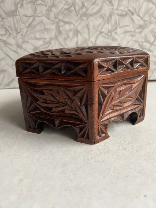 Шкатулка деревянная резьба по дереву