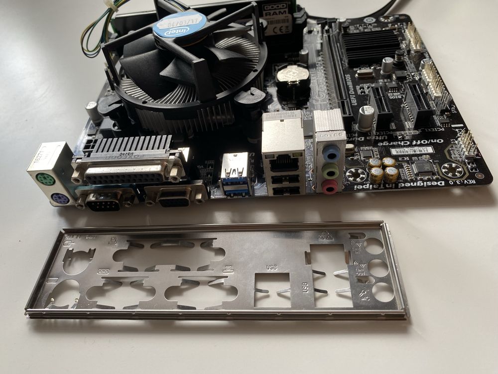 Płyta główna GIGABYTE GA-H81M-DS2 + RAM 8G