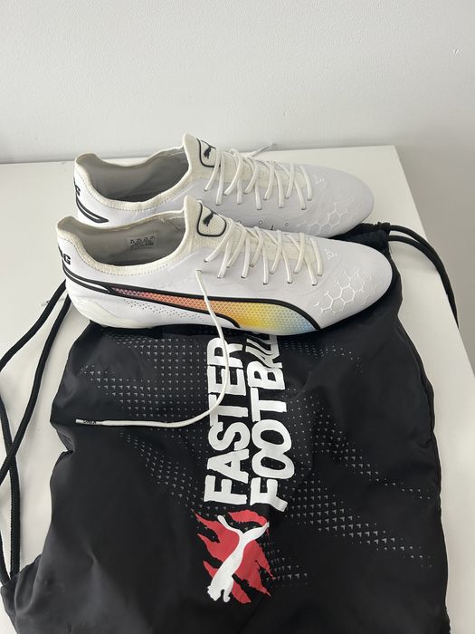 Buty piłkarskie Puma KING ULTIMATE FG/AG