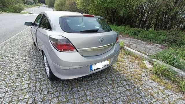 Opel Astra 1.9 CDTI GTC 150 CV
