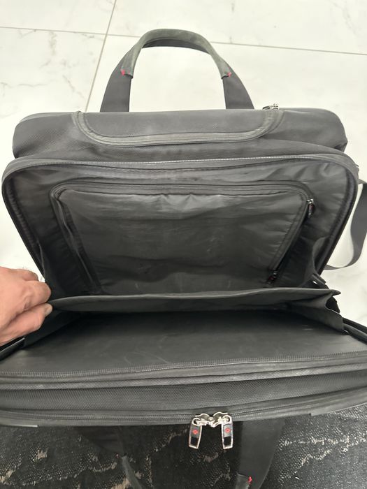 Torba na kółkach elegancka i funkcjonalna torba biznesowa na laptopa