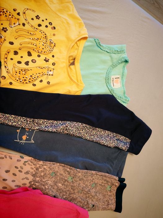 Zestaw paka ubrań dla dziewczynki 122 spodnie leginsy dresy