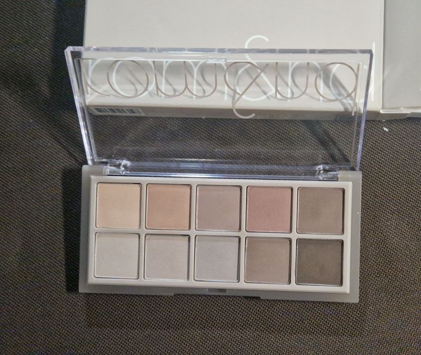 rom&nd – Dusty Fog Garden palette