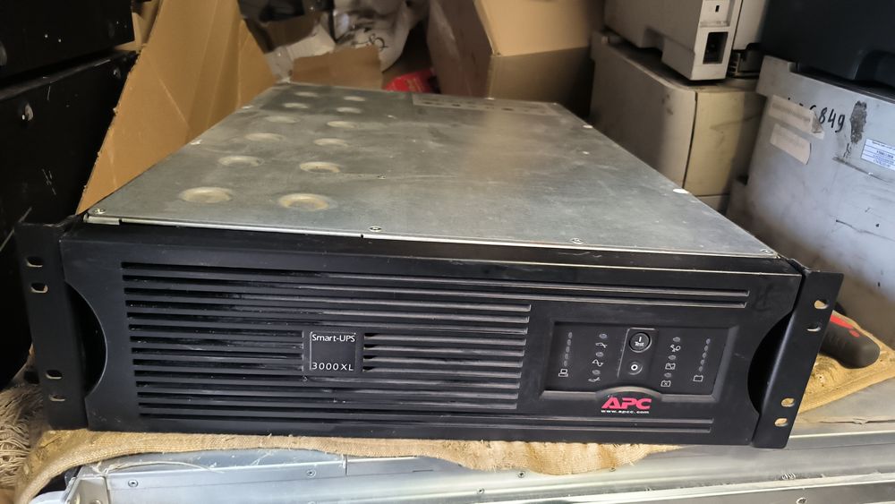 Безперебійники ДБЖ APC Smart-UPS 3000XL (SU3000RMXLI3U)