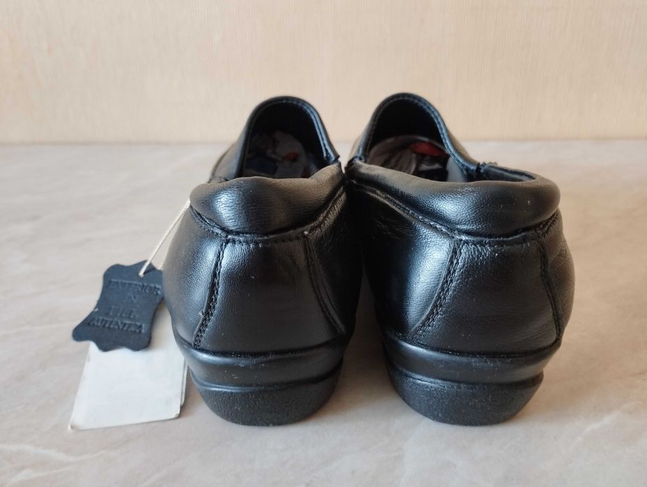 Кожаные женские туфли новые /Шкіряні жіночі туфлі нові р.40 (26 см)