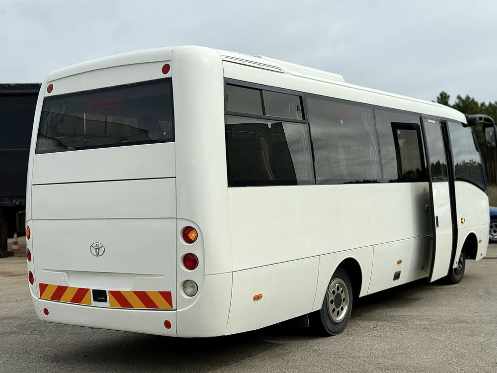 Mini Bus Toyota Optimo 28 lugares