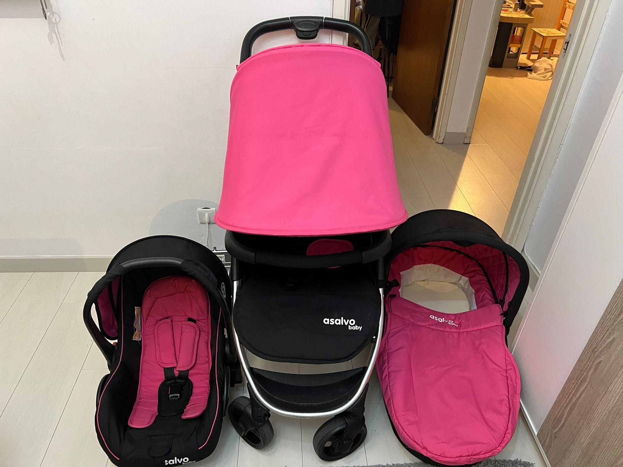 Carrinho de bebé trio
