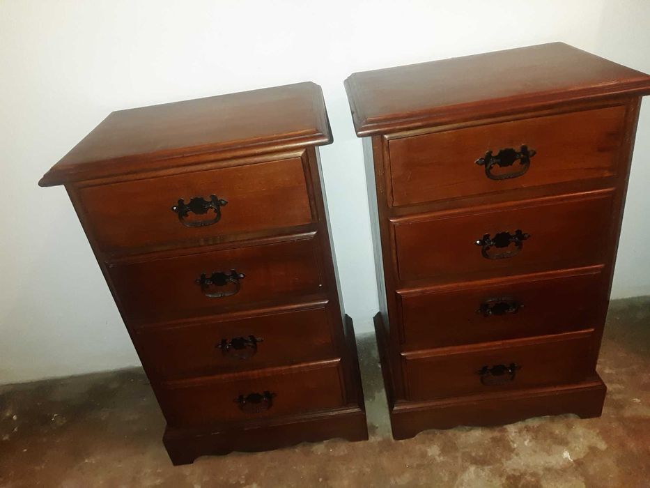 Pack 2 Mesinhas de cabeceira em castanho