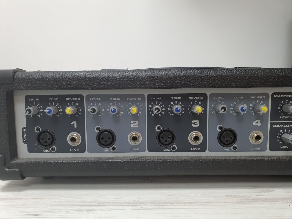PEAVEY PVi 4B Мікшерний пульт з підсилювачем 4+1, 1х100Вт.