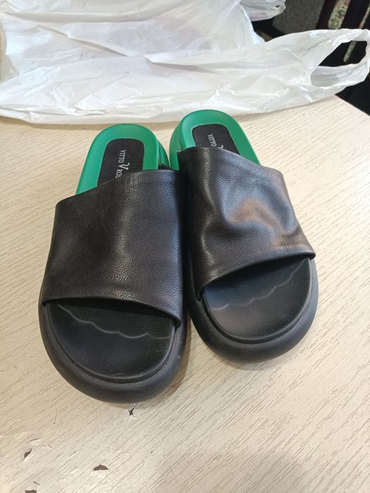 Жіночі шкіряні шльопанці шльопки шлепанци