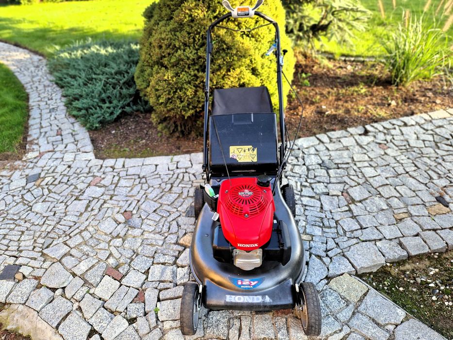 Kosiarka spalinowa HONDA IZY HONDA 5,5KM - napęd łopatki - po SERWISIE