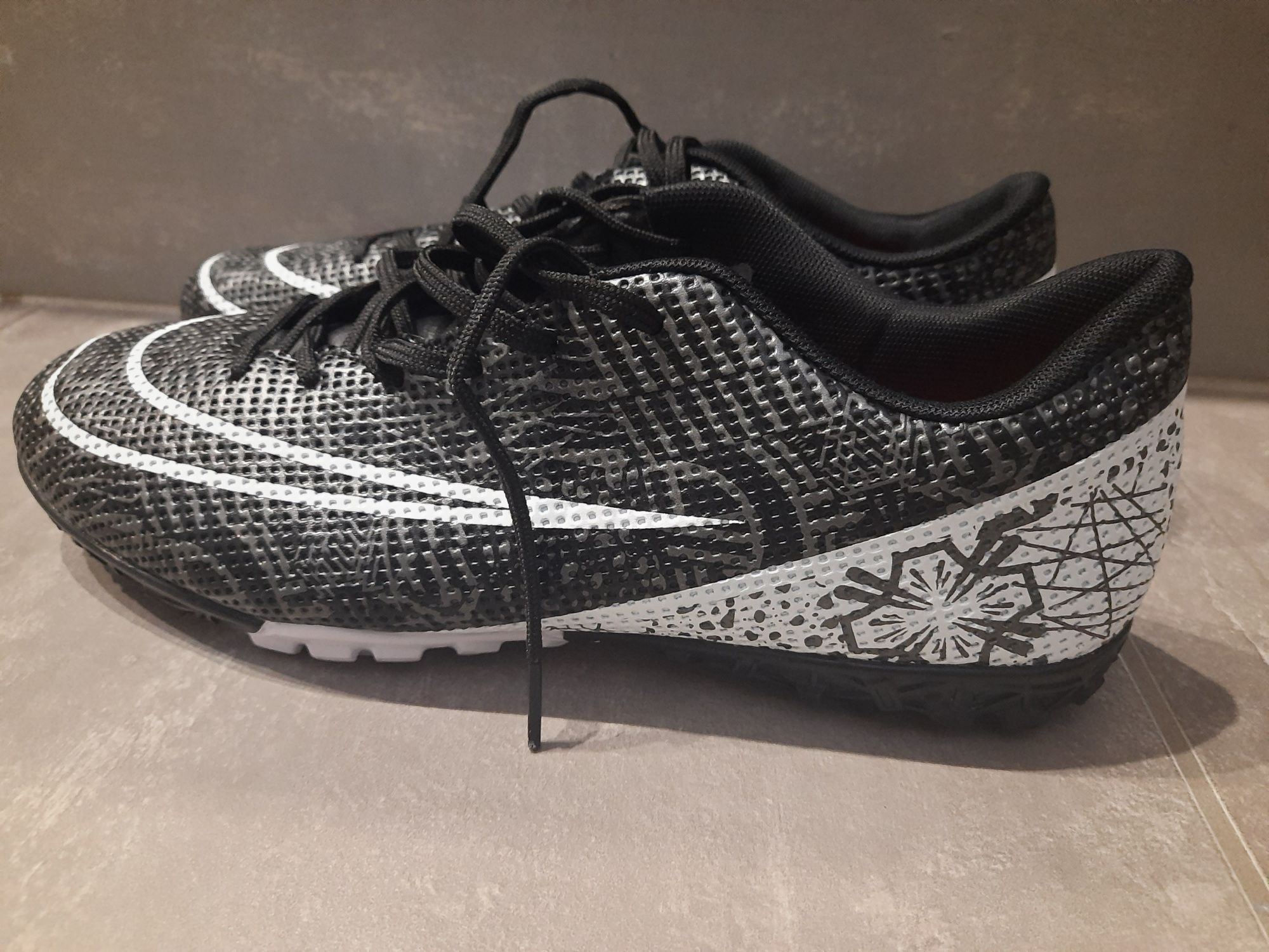 Buty 43  Turfy   *NOWE *